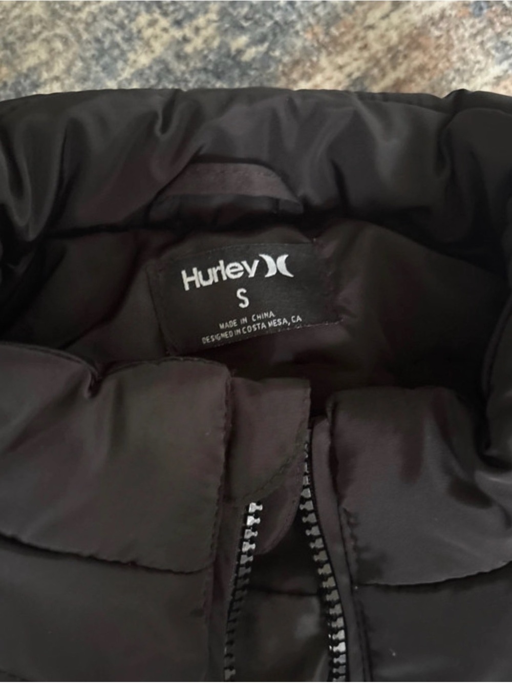 Hurley Black Quilted Puffer Vest with Logo - Picture 3 of 3
